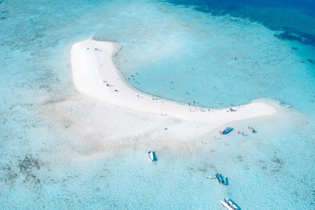 [Arabic] taka makasar near in komodo island